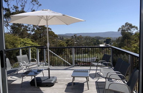 Eden House | New listing! Centrally located & Clean - 4 Bedrooms!