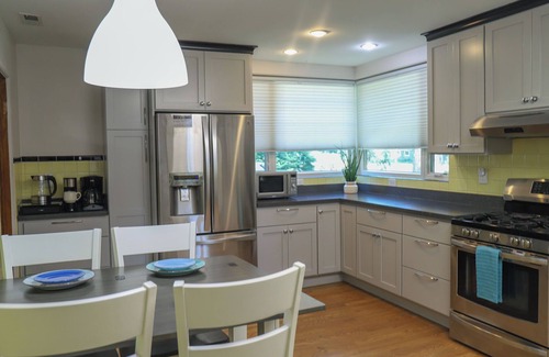 Town of Pines House | New Listing, Close to Beach, Pet Friendly, Huge Private Yard