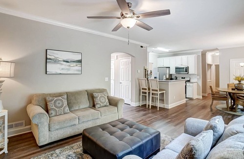 Paw Creek House | New Listing! Coulwood Carriage House - 10 mins. from US Whitewater Ctr. - Good for families - BBQ