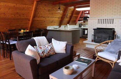 Eden Cabin | New Listing! Cozy Mountain Getaway. Beautifully Remodeled Cabin Sleeps 8.
