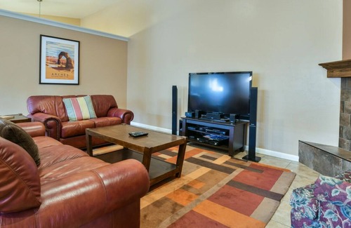 Moab House | NEW LISTING CW443 - Great downtown location with a private hot tub - sleeps 9 comfortably