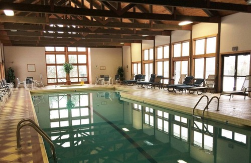 Lincoln Condo | New Listing - Desirable Forest Ridge Condo 3 Bed, 2 BA