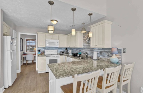 Sneads Ferry House | New listing Discount! Oceanfront | Private Beach Access