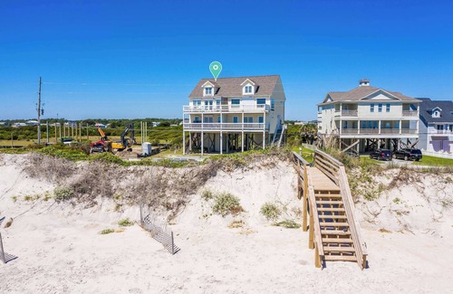 Sneads Ferry House | New listing Discount! Oceanfront | Private Beach Access