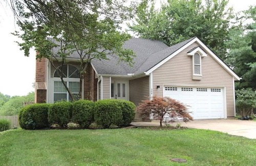 Blue Springs House | NEW LISTING! Home with a POOL, PARK, and close to Arrowhead & Kauffman!