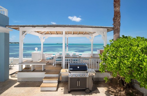 Nassau House | NEW LISTING - HOUSE BY THE BEACH - 6 BDR