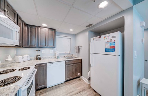 Panama City Beach Condo | New Listing! Last-min Fall Getaway Special! Beachfront w/Beach Chairs provided!