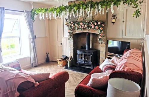Bruckless House | New Listing - Ladybird Cottage - Donegal - Wild Atlantic Way