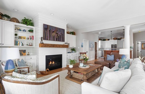Isle of Palms House | NEW LISTING Luxury vacation home, priv pool, 3 suites, priv access intercoastal