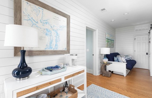 Isle of Palms House | NEW LISTING Luxury vacation home, priv pool, 3 suites, priv access intercoastal