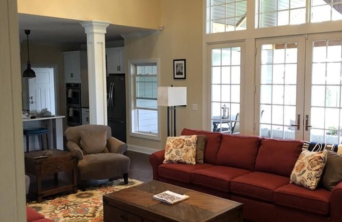Harters Heights House | NEW LISTING! New Home - Only a 10 min walk to the ND Campusn