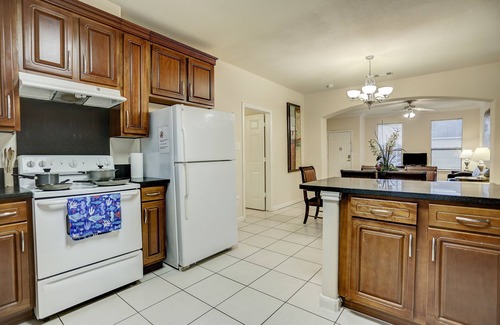 Spring Branch Central Condo | New Listing! Newly furnished condo, I-10 West/Beltway 8, 4 bedrm 2 bath, 77080