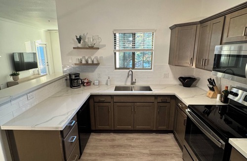 Gilbert Condo | New Listing! Newly Remodeled Resort Style Condo 1 Bdrm
