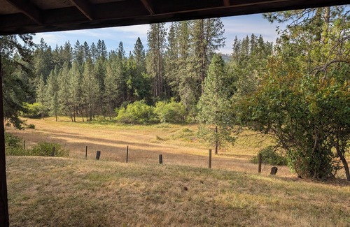 Ahsahka House | "New Listing" Newly renovated 3-bedroom house with AC in Orofino.