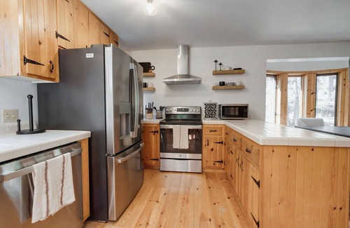Alpine Meadows House | *New Listing* North Lake Hideaway | Centrally located for outdoor activities