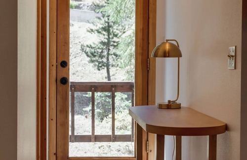 Alpine Meadows House | *New Listing* North Lake Hideaway | Centrally located for outdoor activities