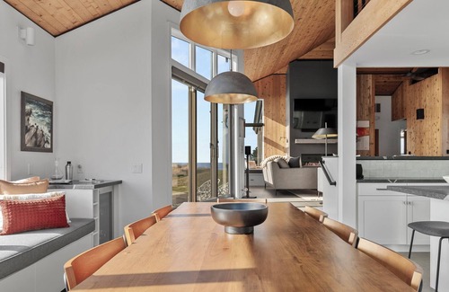 Sea Ranch House | *NEW LISTING* Oceanfront Home on the Bluff, Sleeps up to 8, 3 full baths