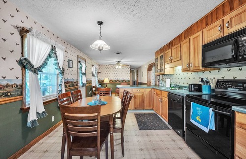 Seneca Rocks Cottage | NEW LISTING! Panoramic Paradise - Best View of Seneca Rocks