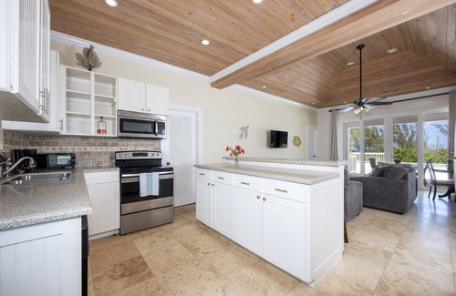 Rainbow Bay House | New Listing! Remodeled Beachfront House with Pool