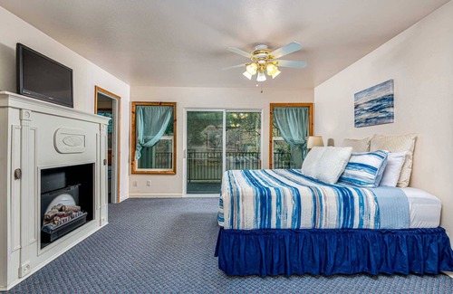 Mapleton House | New Listing! River front home with private dock