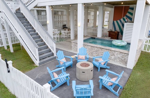 Galveston House | New Listing! Salty Bay Getaway - Your Luxury Beachside Escape w/pool!