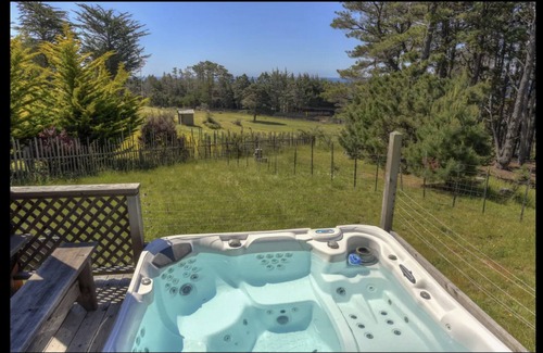 Gualala House | New listing ! Sea Breeze (private beach, spa & 240V outlet for fast EV charging)