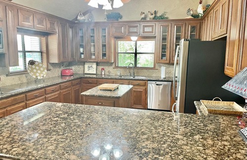 Bryan House | NEW LISTING-Secluded Whoop Acre Ranch SLEEPS 25-LOADED with entertainment