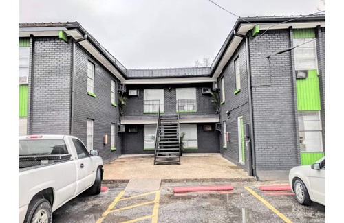 Johnston Terrace House | New Listing! Simple and comfortable 2 bdrm near downtown/AUS
