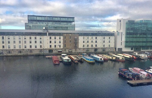 Dublin Apartment | NEW LISTING - Superb 3 Bed/2 Bathroom Apartment in Grand Canal Dock