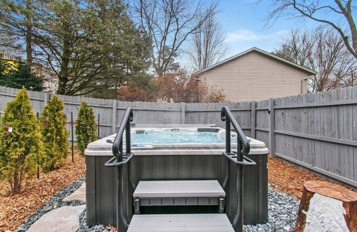 Green Bay House | NEW LISTING! The Hilltop Hideaway with Hot Tub by RedAwning