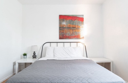 Johnston Terrace House | New Listing! Thrifty + functional 1BD Apt near AUS and downtown