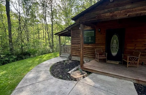 Seymour Cabin | NEW LISTING! TRANQUIL TWIN CABINS 2BR/1BA-EACH! PERFECT SMOKY MOUNTAIN RETREAT!