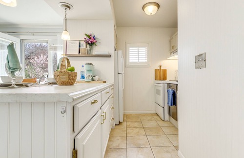 Norwich Condo | NEW LISTING! Villa Spa Blu (1-Bedroom Condo) with Pool