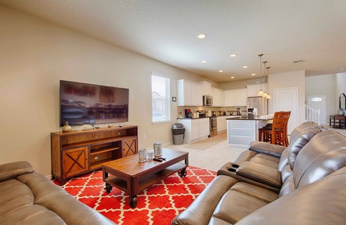 Four Corners House | New Listing! Windsor At Westside Resort, 8mi to Disney & 15mi to Universal - 102