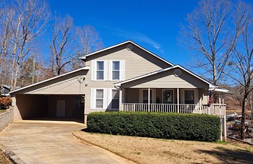 Wedowee House | New ListingnWarren Cove 6bd 3.5ba home Sleeps 22, ramp, dock plenty of parking