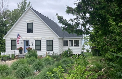 Bay Shore House | New, Little Traverse Bay water front, bike ride to Bay Harbor Resort