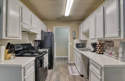 McAllen Apartment | NEW! Location, Pool, WIFI & Fully Equipped!