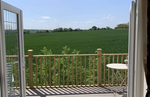 Upstreet House | New lodge with stunning views. Close to country, city and coast.