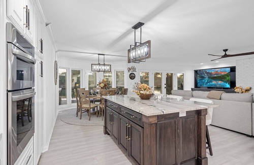Hot Springs Village House | New LUX Lakefront: HotTub + Games + FirePit + Dock