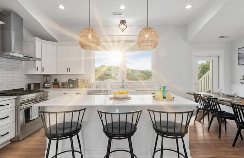 Corolla House | NEW LUX Soundfront, Pool, Elevator, Currituck Club, Currituck Club