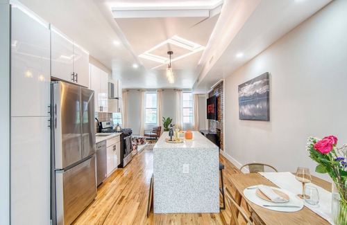 Port Morris Apartment | ✨ New Luxe 2BR 2BA – King Bed, Fast Wi-Fi, 15 Mins to Times Square