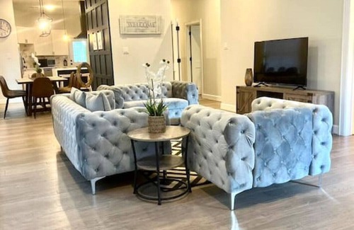 Greater Heights Villa | New Luxurios & Modern 3 BR Villa in the Heights