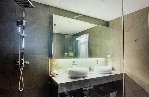 Tsim Sha Tsui Apartment | New Luxurious 700sqft APT modern&spacious 2BDR TST
