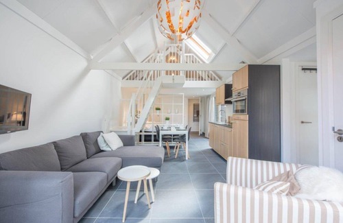 Groet House | New, luxurious and fully furnished holiday home. Ideal for families or just 2 persons. Parking on site. 5min from beach, 1min from village center.