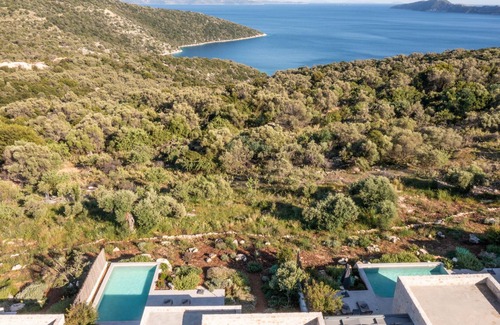 Katomerion Villa | NEW! Luxurious, pool, views, Mesogi villa M