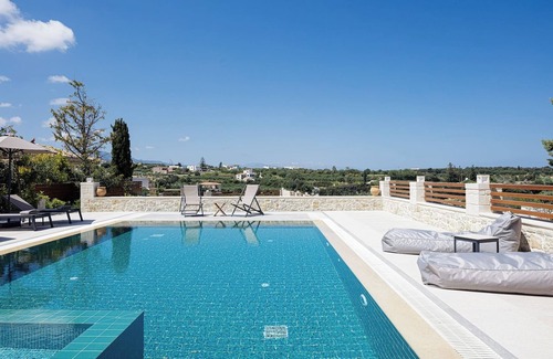 Chamalevri Villa | New luxurious villa with stunning pool,views &bbq!