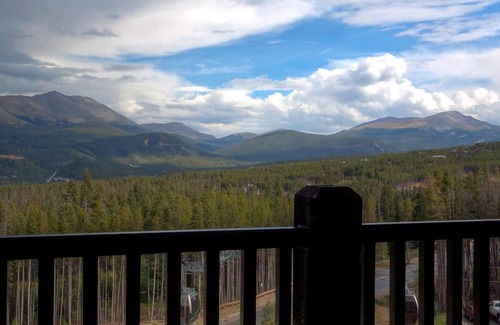Breckenridge Condo | New Luxury 2Bedroom on Upper Floor Ski In/Ski Out in Breckenridge