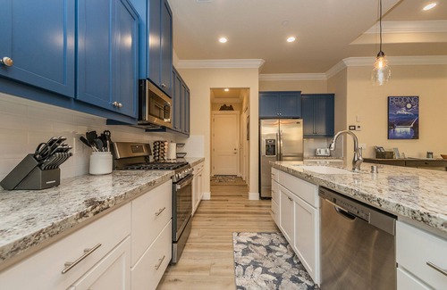 Redding House | *NEW Luxury 4Bdrm Home/Adventure Base Camp*