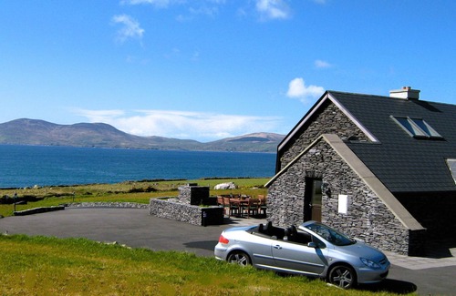 Caherdaniel House | New Luxury 5* Beachside Lodge with Sauna - 4 beds ensuite - Spectacular Location