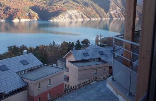 Chorges Apartment | New luxury apartment, 2 terraces with lake and mountain views